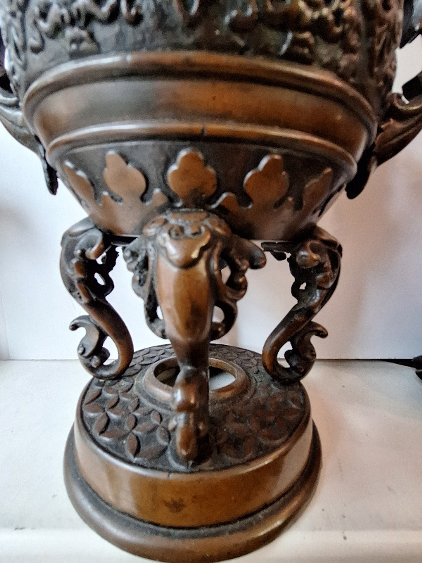 Incensário de bronze oriental 8