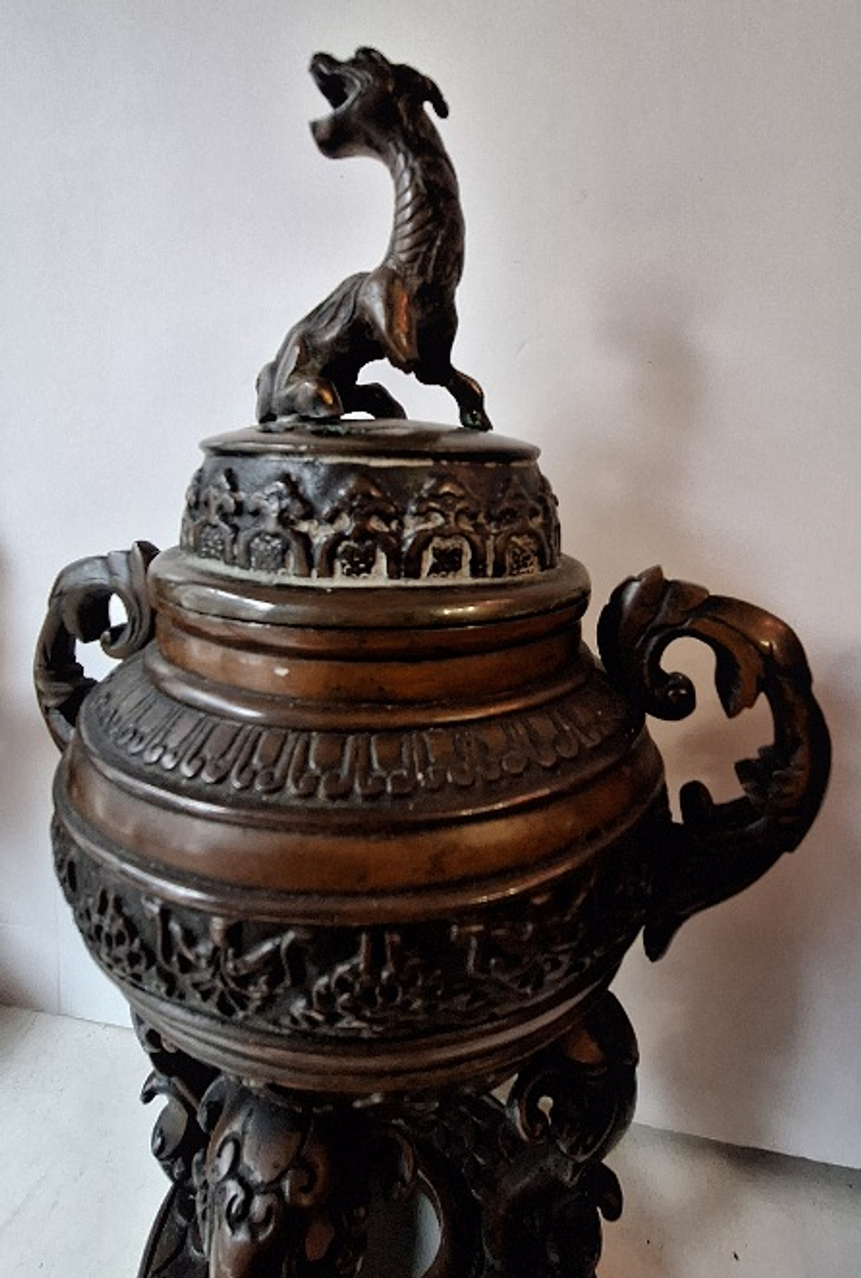 Incensário de bronze oriental 10