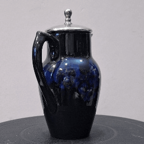 Jarra com tampa em metal