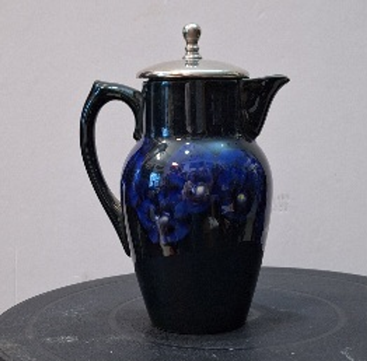 Jarra com tampa em metal 2