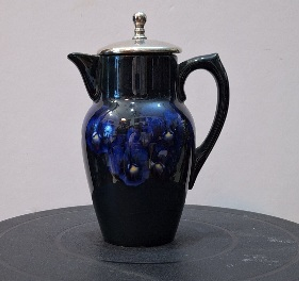 Jarra com tampa em metal 3