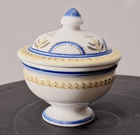 mini taça com tampa