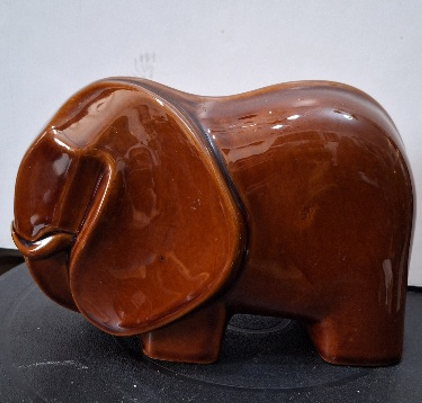 Elefante em porcelana Alfe 1