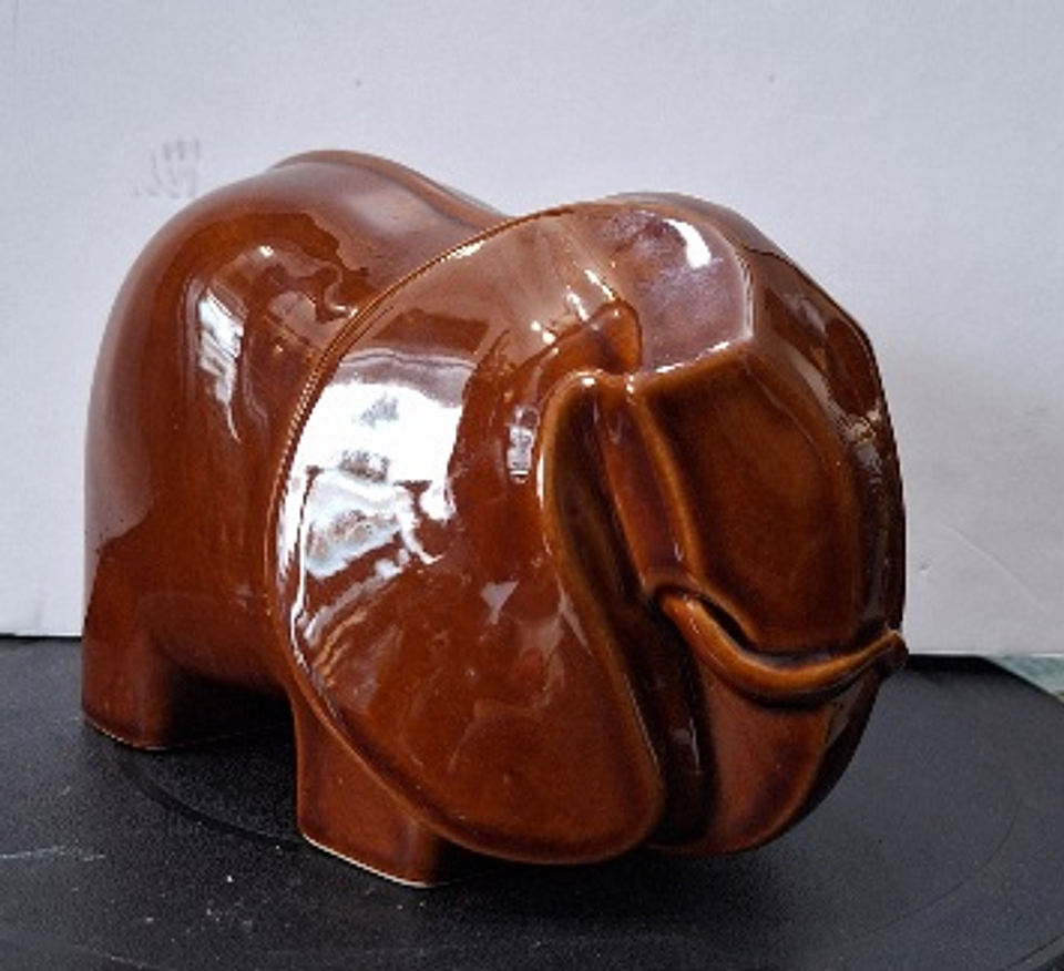 Elefante em porcelana Alfe 4