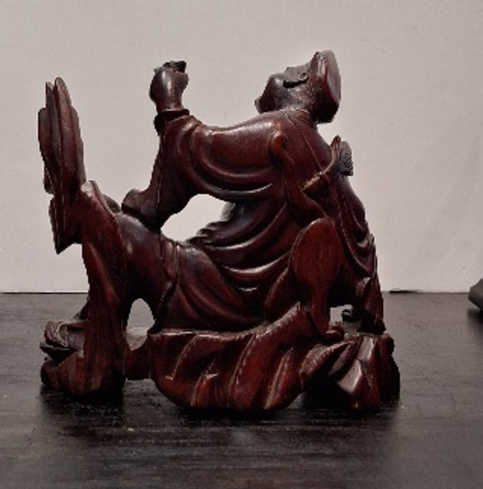 escultura oriental em madeira  3