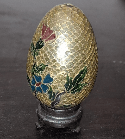 Ovo vintage em Plique-a-Jour