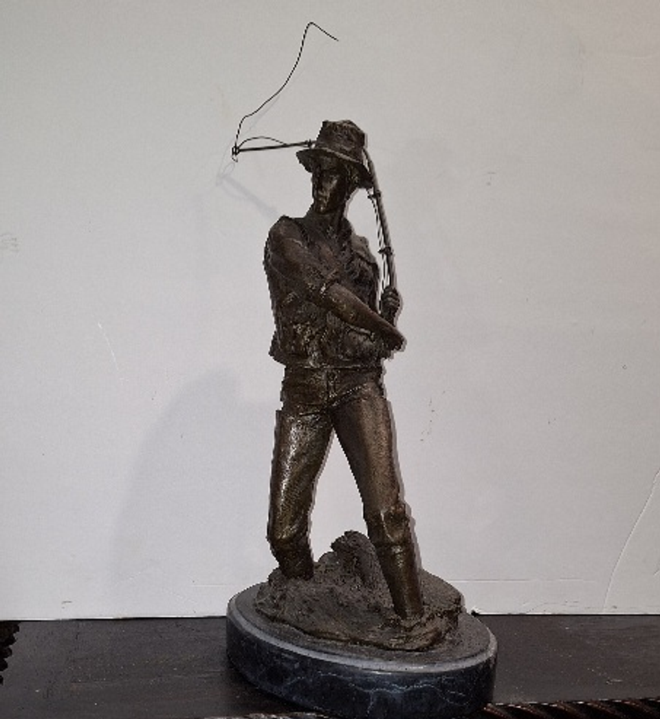 Escultura,  Pescador por Milo 12