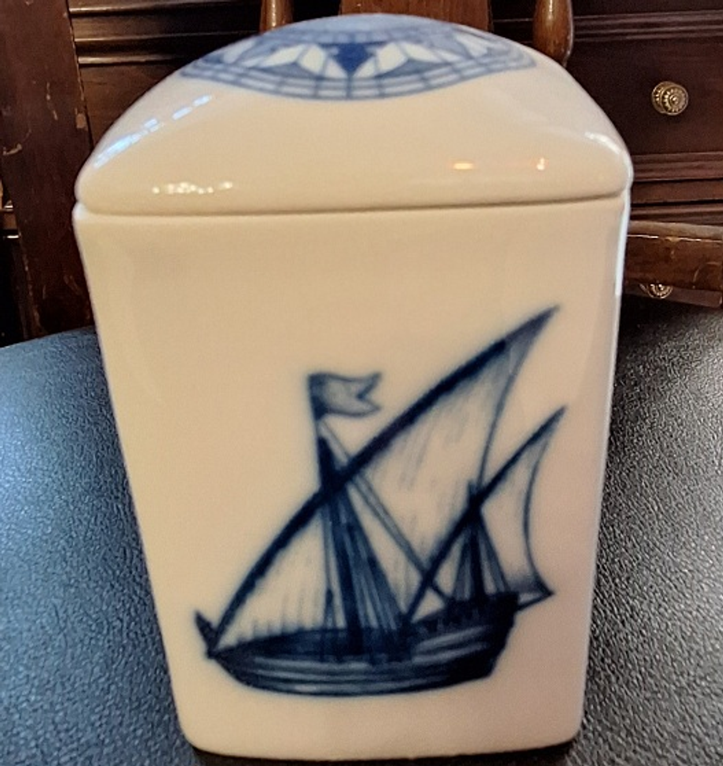 Caixa caravela, Vista Alegre  1