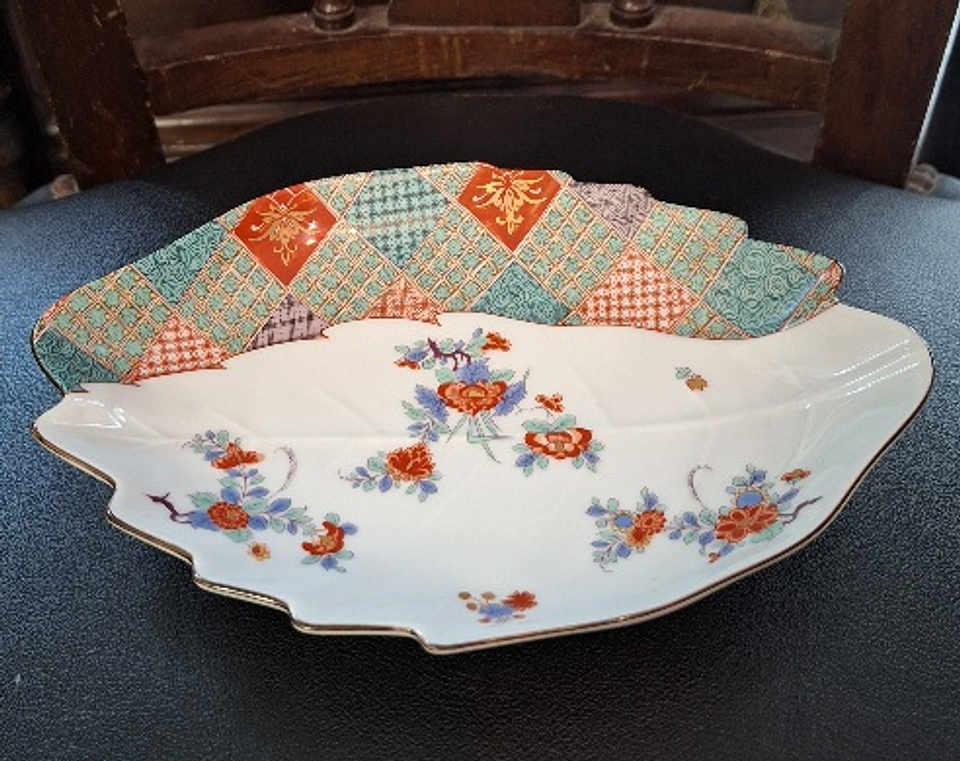 Prato oval em forma de duas folhas 2