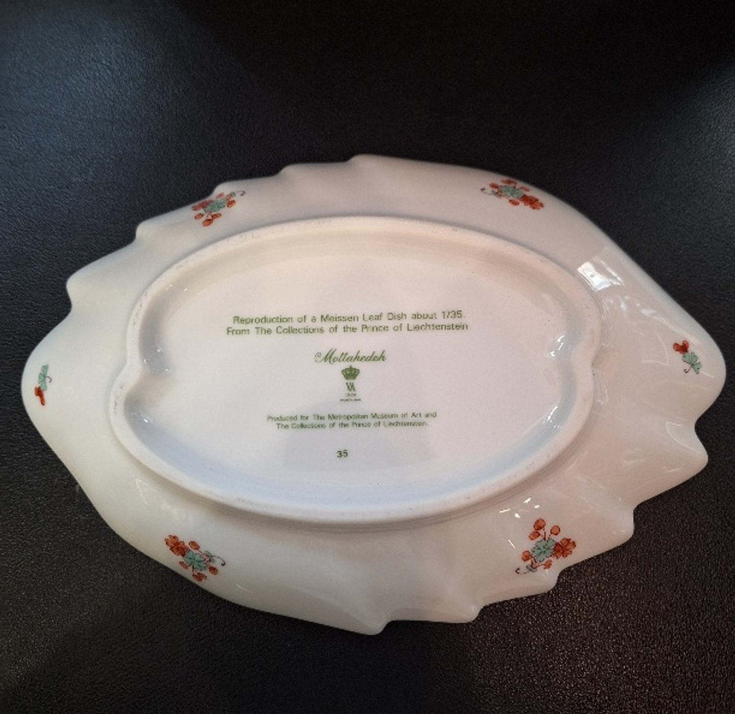 Prato oval em forma de duas folhas 3