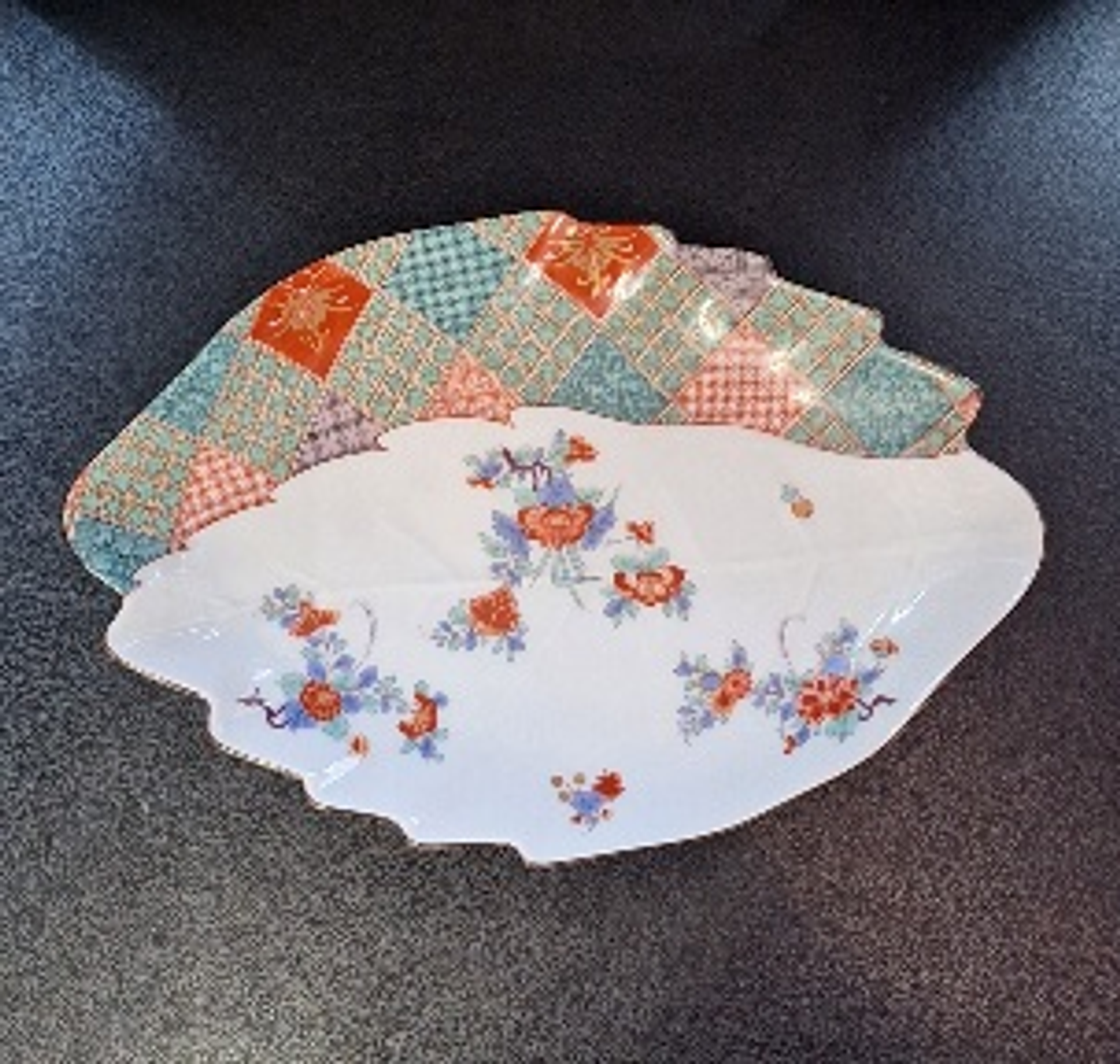 Prato oval em forma de duas folhas 4