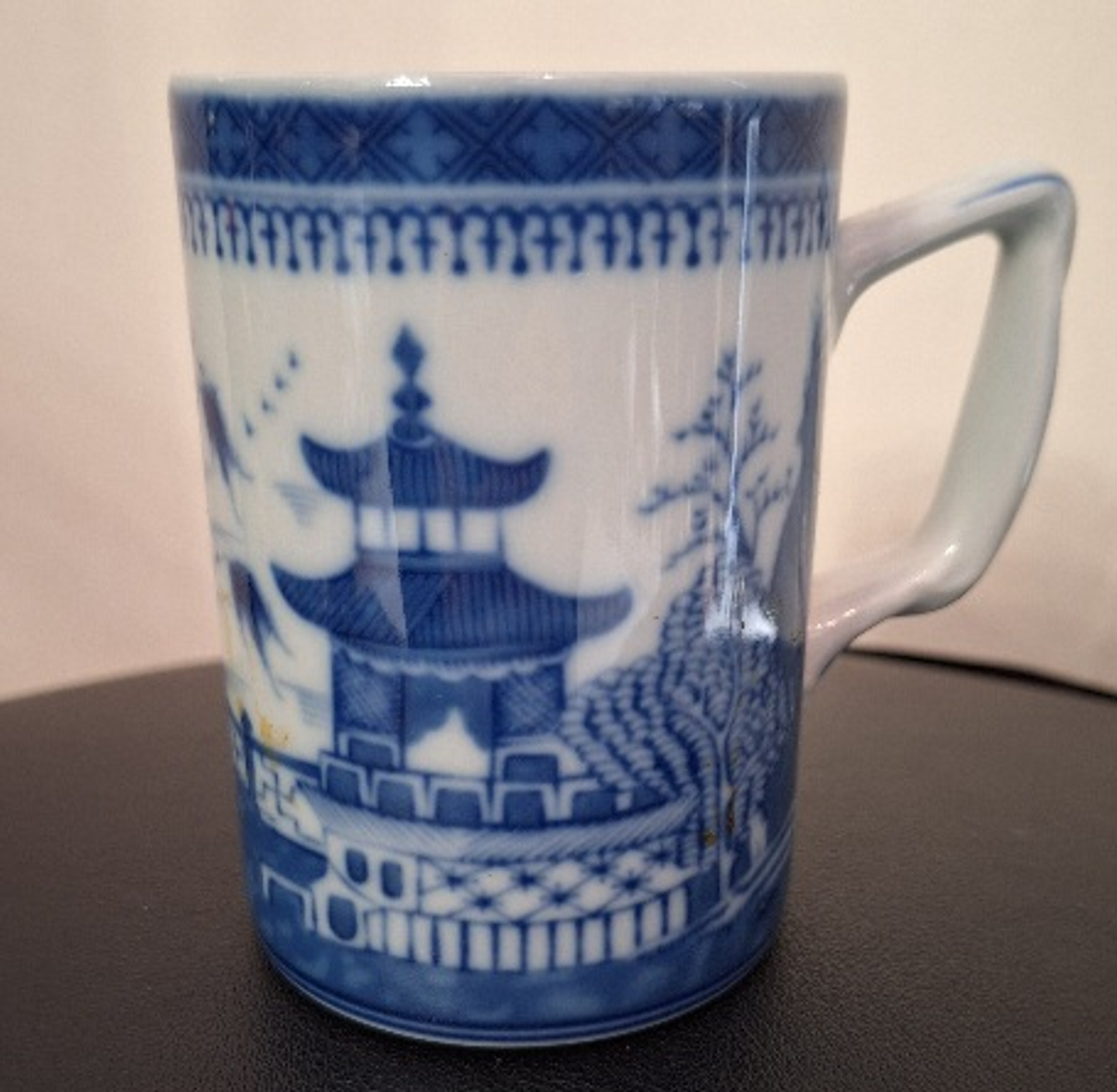 Caneca azul Canton, Mottahedeh, VA 1
