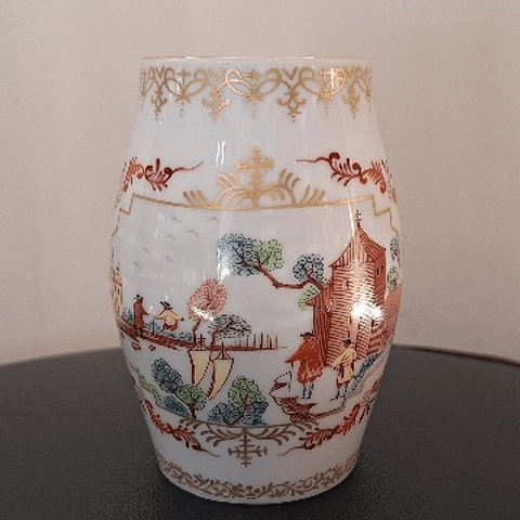 Caneca porcelana da Vista Alegre 