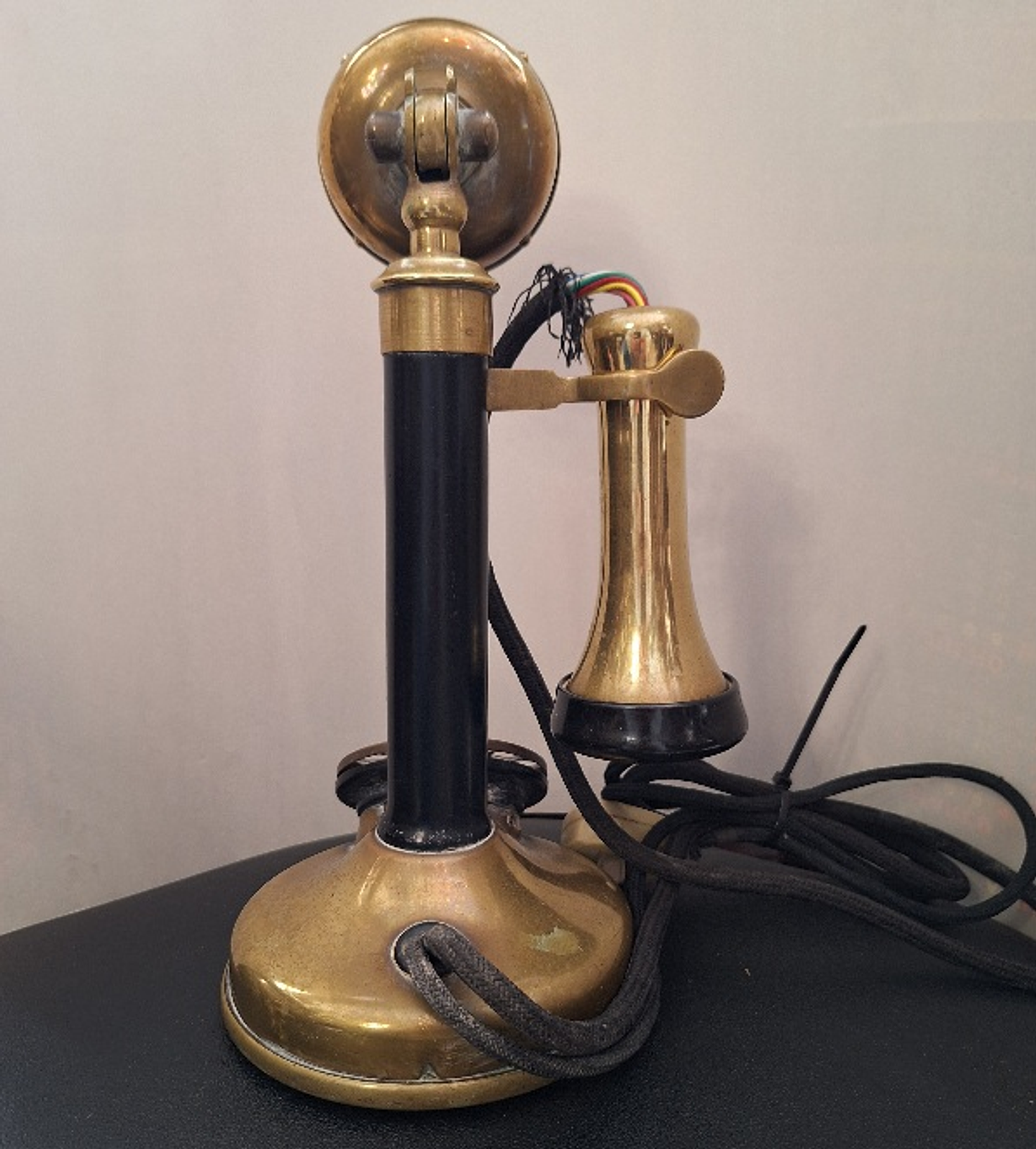 Telefone antigo anos 20/30 1