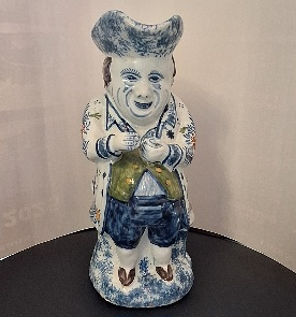 Jarra antropomórfica em faiança  2