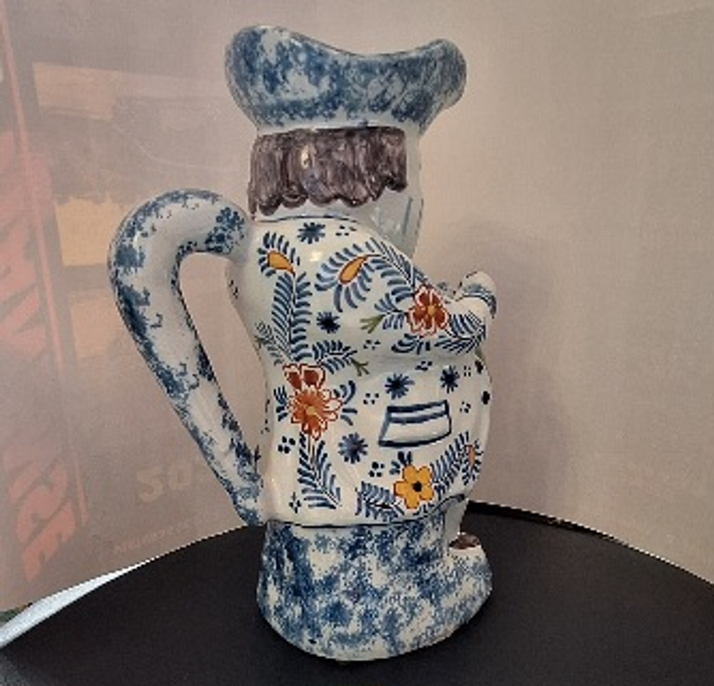 Jarra antropomórfica em faiança  5