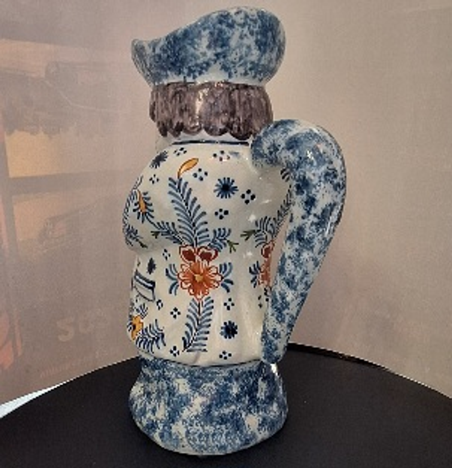 Jarra antropomórfica em faiança  6