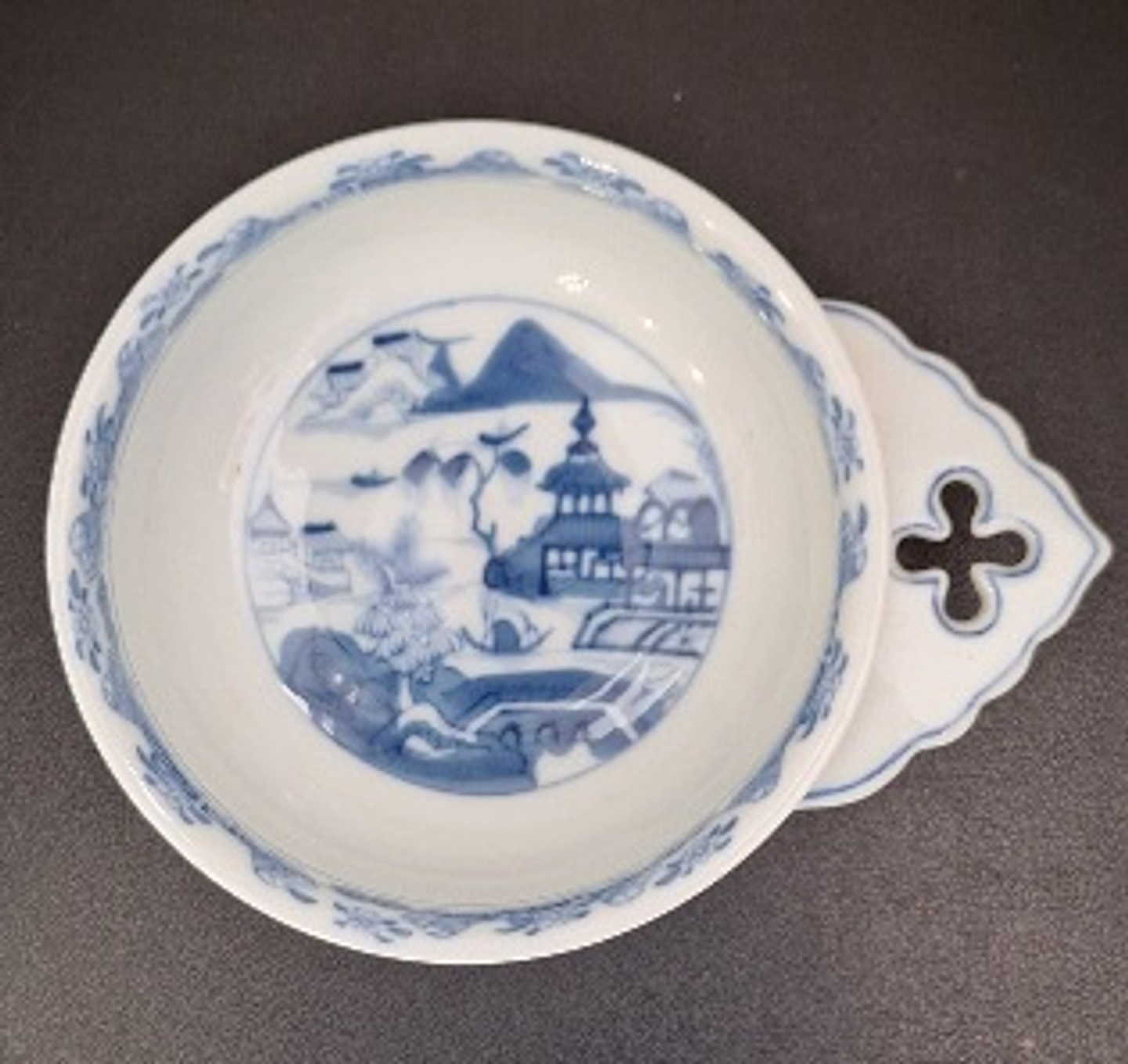 Tigela, Vista Alegre, Mottahedeh  5