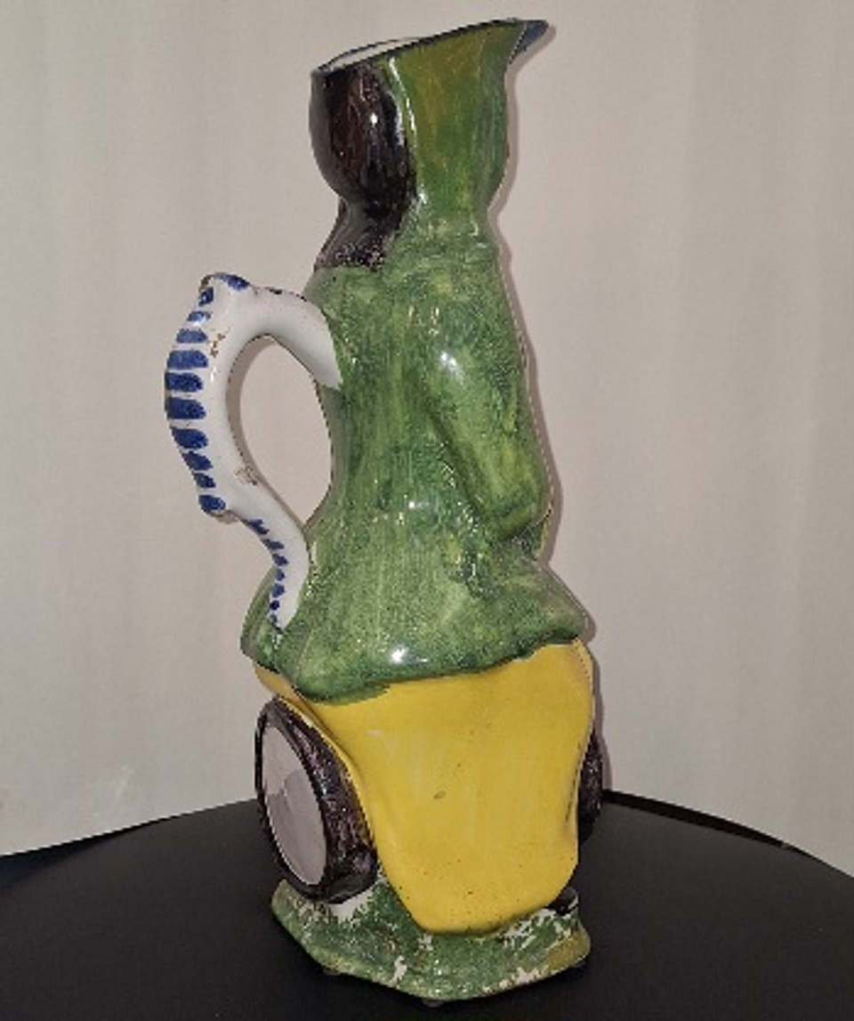 Caneca antropomórfica, Luneville 4