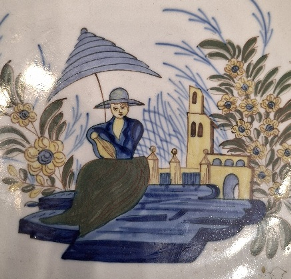 Medalhão,  louça de Viana do Castelo  3