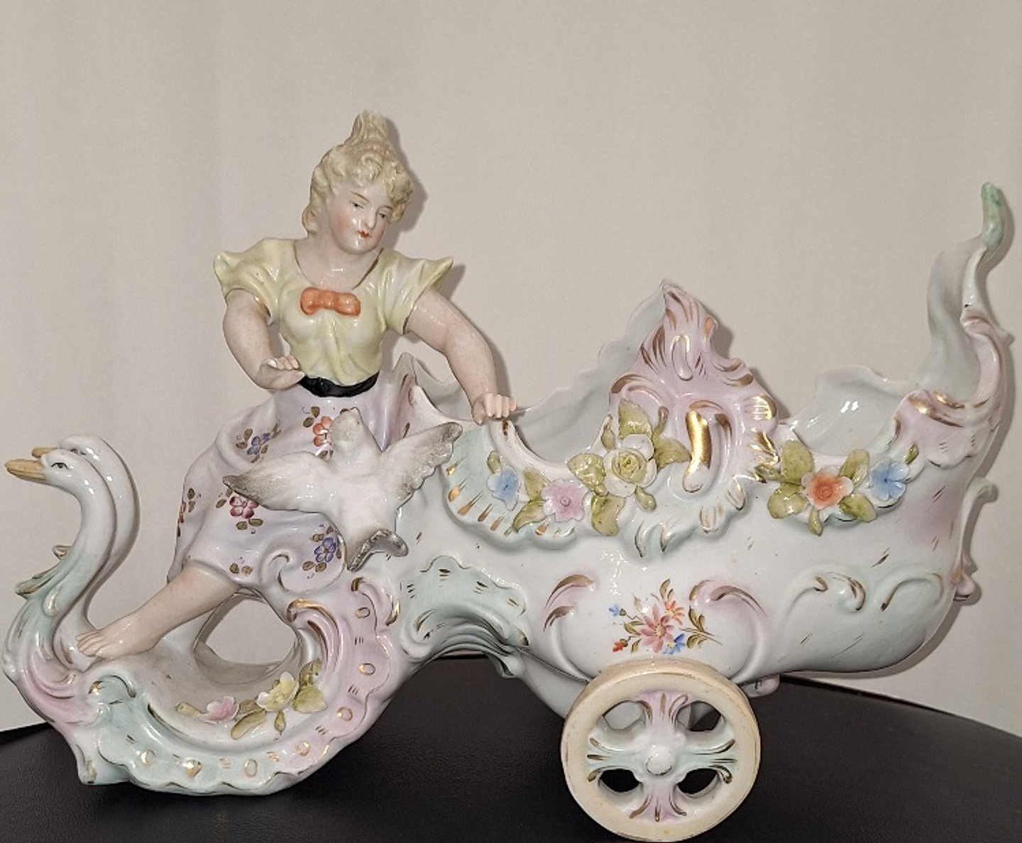 Floreira em porcelana alemã- Sitzendorf  1