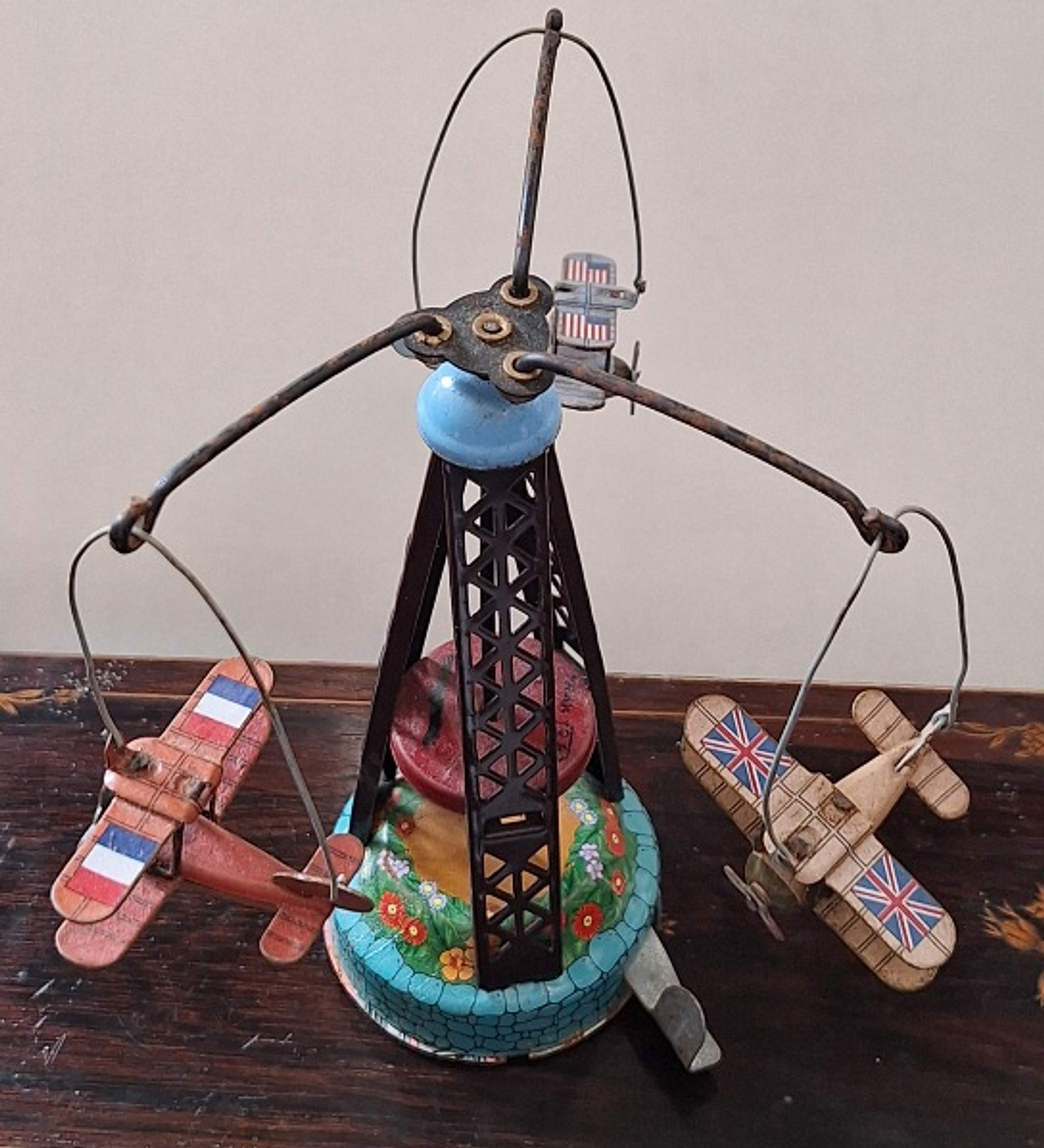 Brinquedo Carrossel de aviões  2