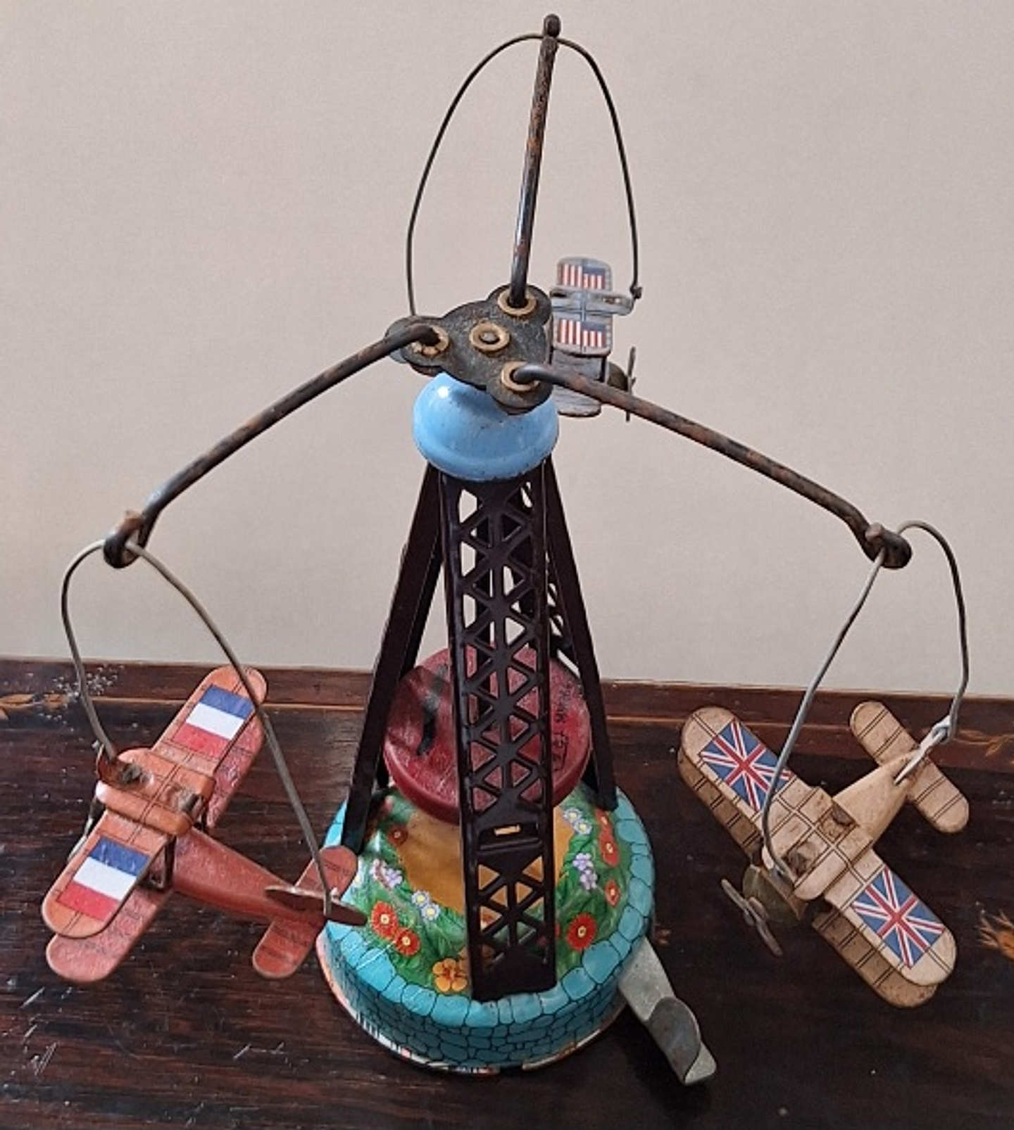 Brinquedo Carrossel de aviões  6