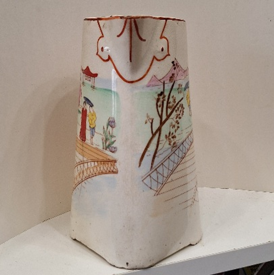 Caneca em faiança da Lusitânia  2