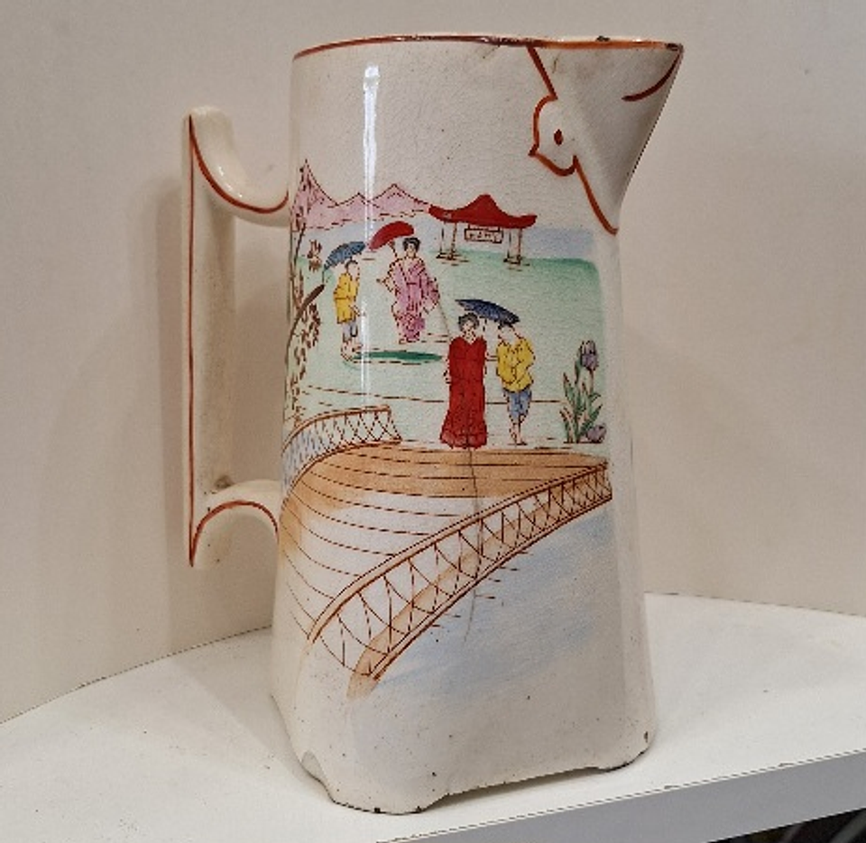 Caneca em faiança da Lusitânia  1
