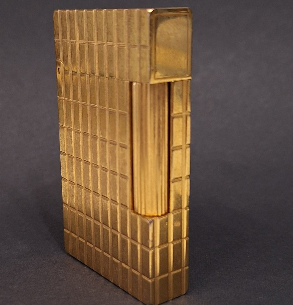 Isqueiro S. T. Dupont  1