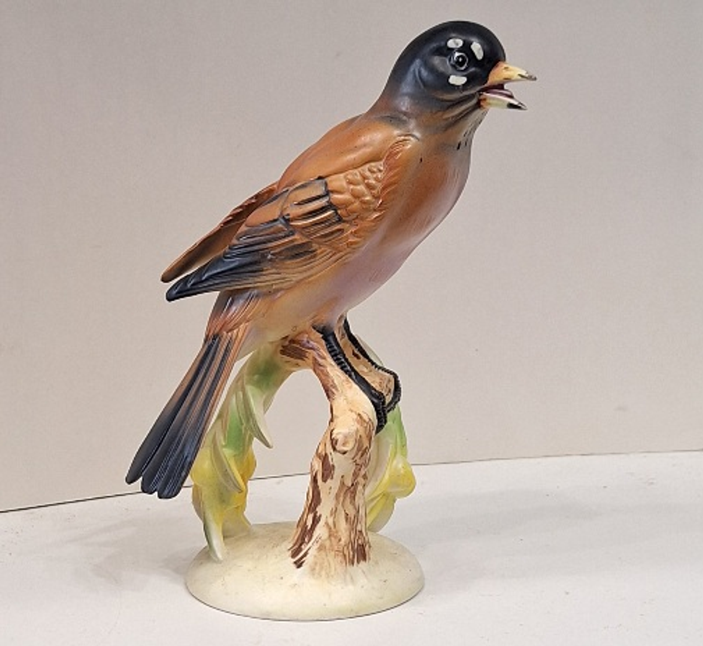 Pássaro Robin em cerâmica  3