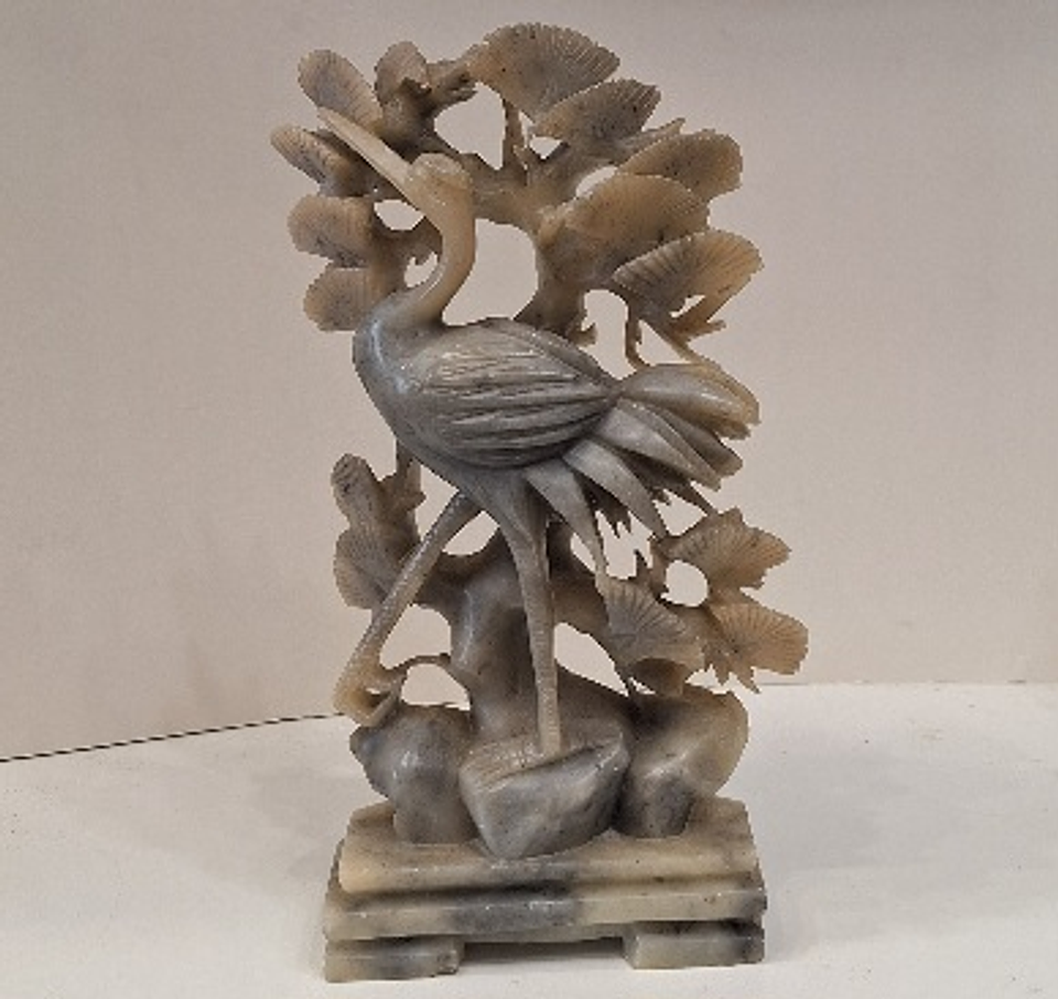 Estatueta em pedra sabão  2