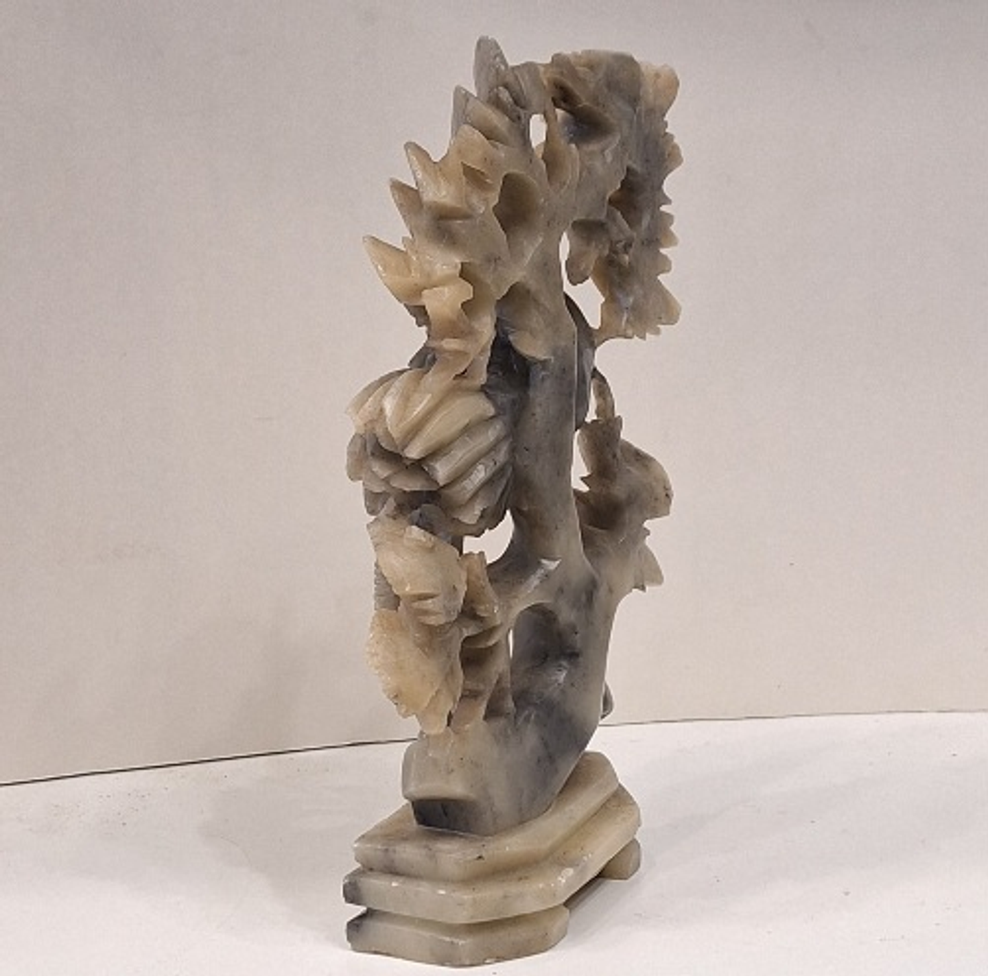 Estatueta em pedra sabão  4