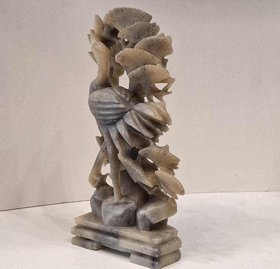 Estatueta em pedra sabão  8