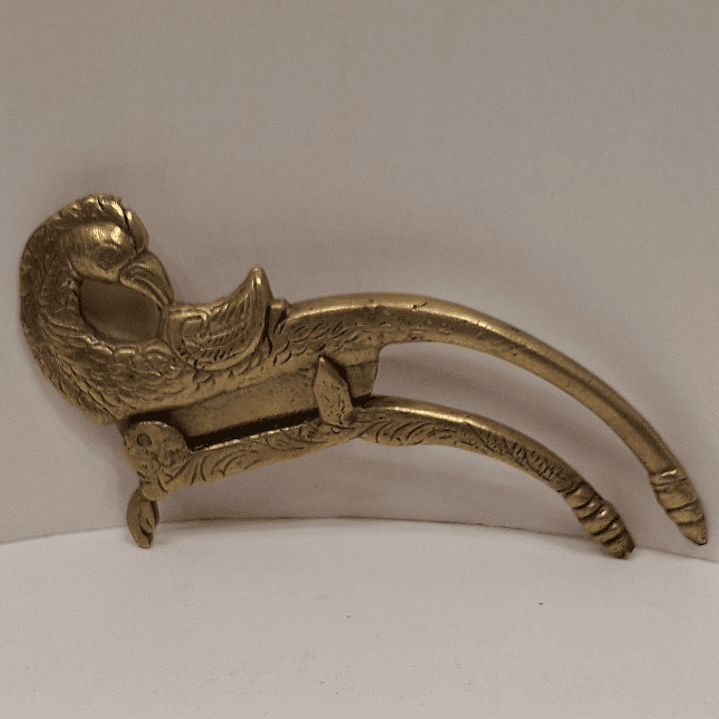 Quebra-nozes em latão  1