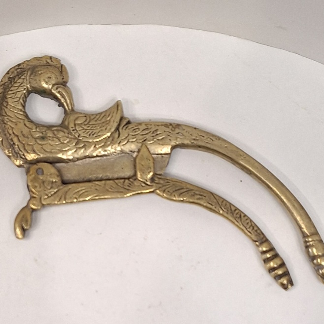 Quebra-nozes em latão  2