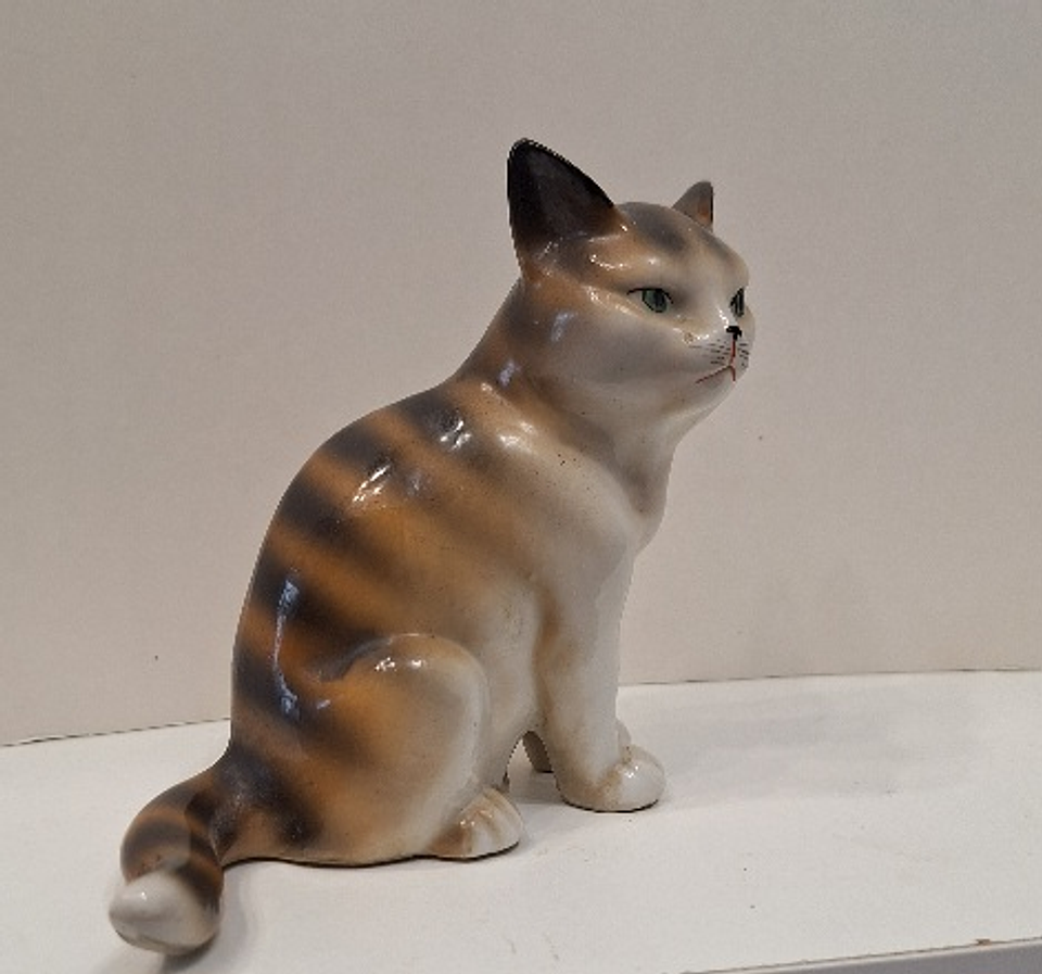 Gato em porcelana  2