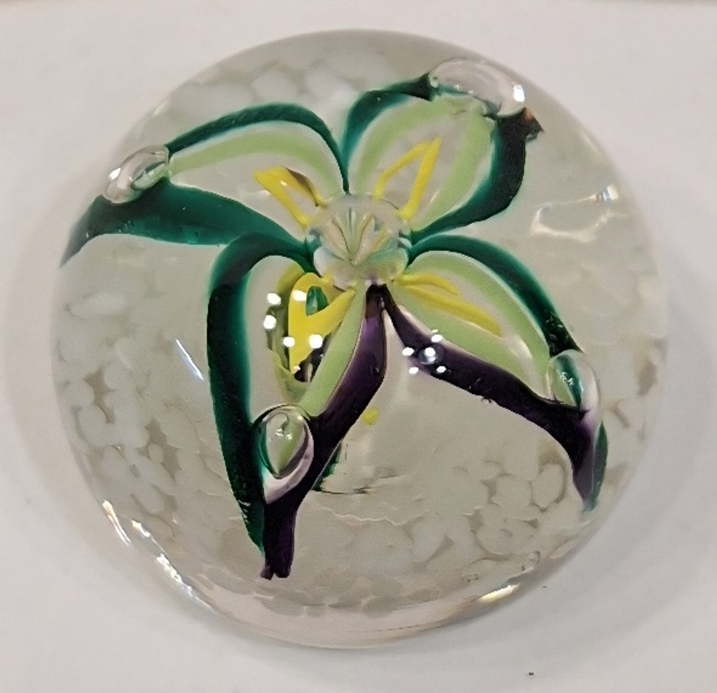 Pisa-papéis em cristal  2