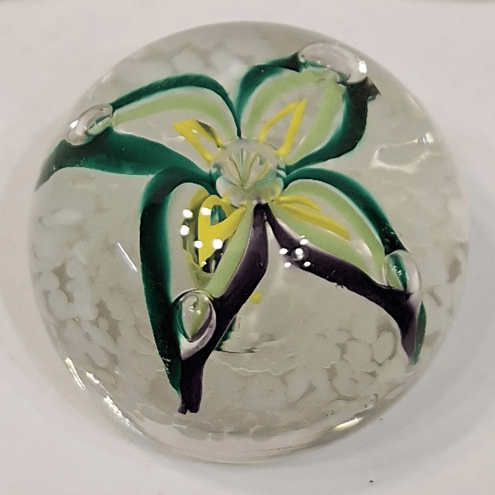 Pisa-papéis em cristal  2