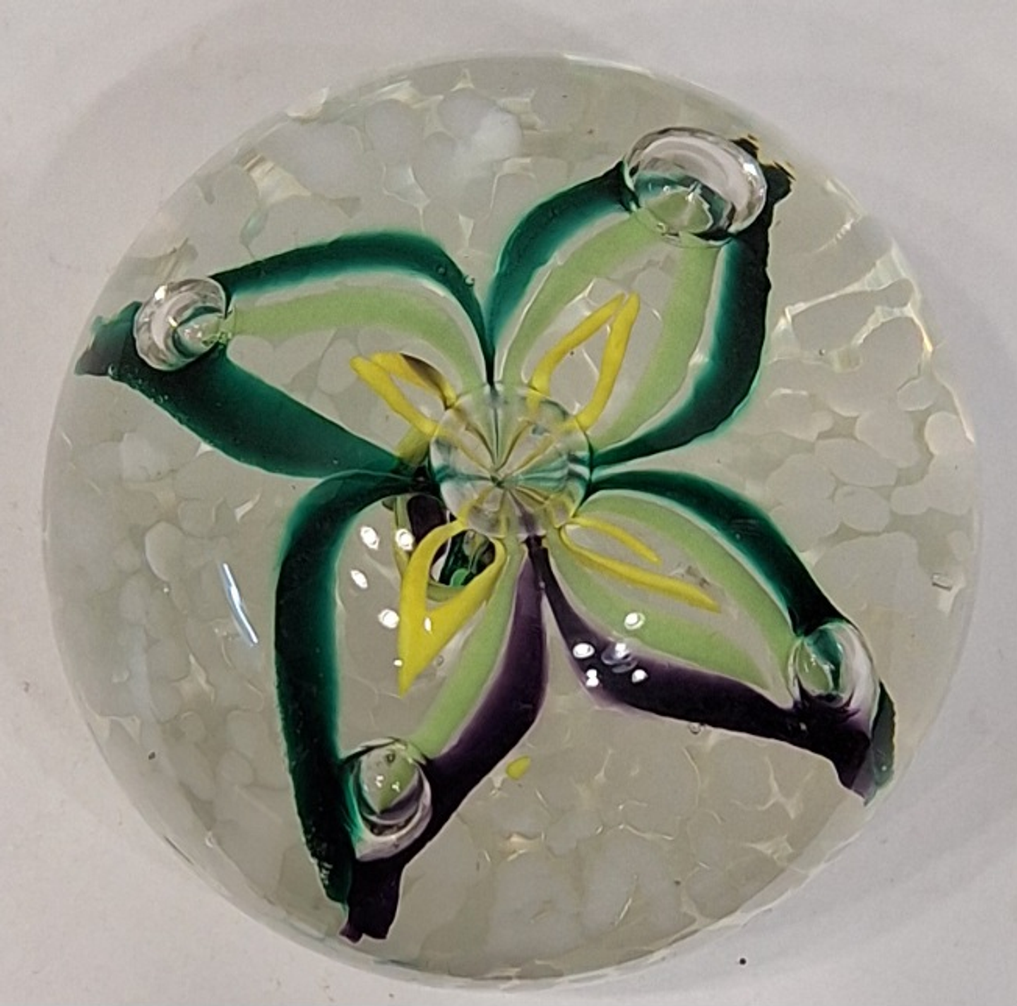 Pisa-papéis em cristal  1