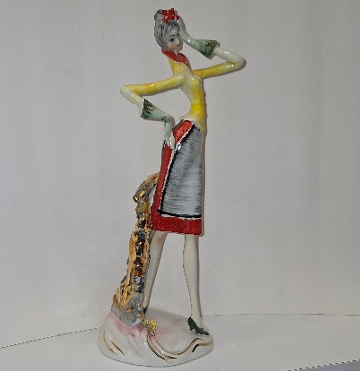 Estatueta em porcelana italiana  1