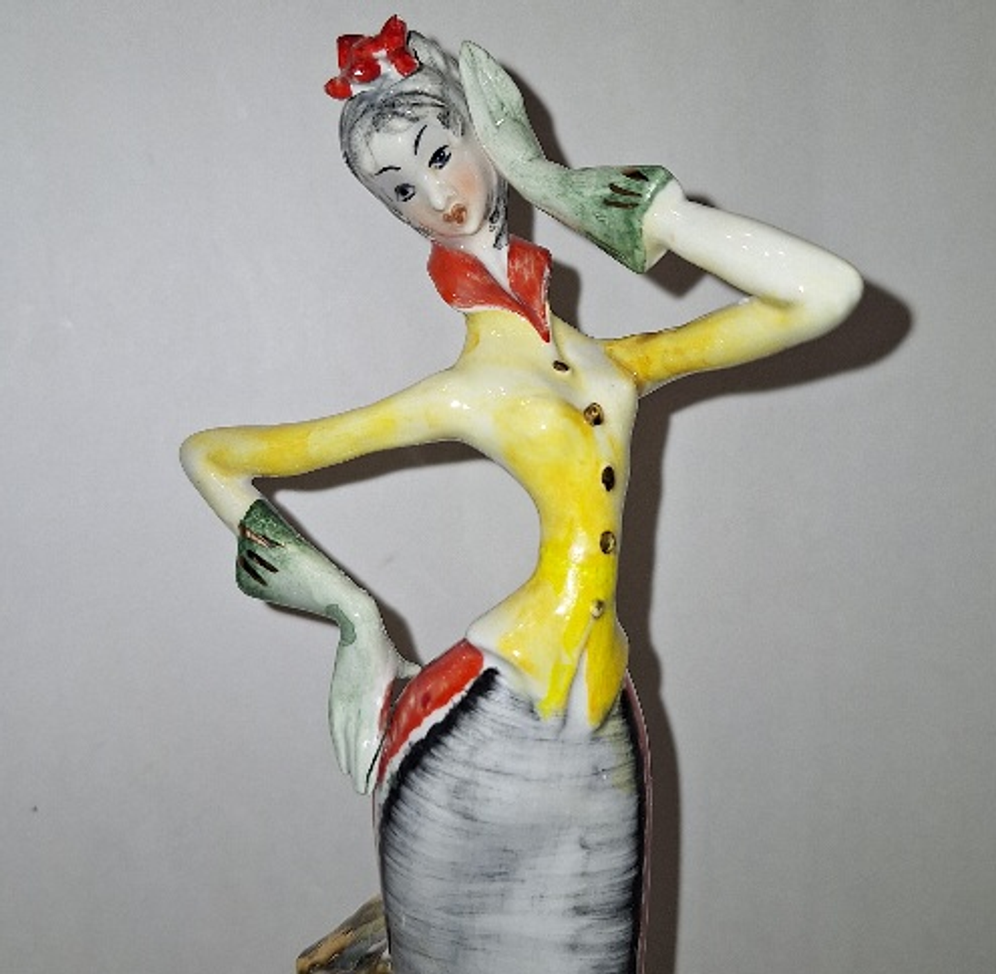 Estatueta em porcelana italiana  3
