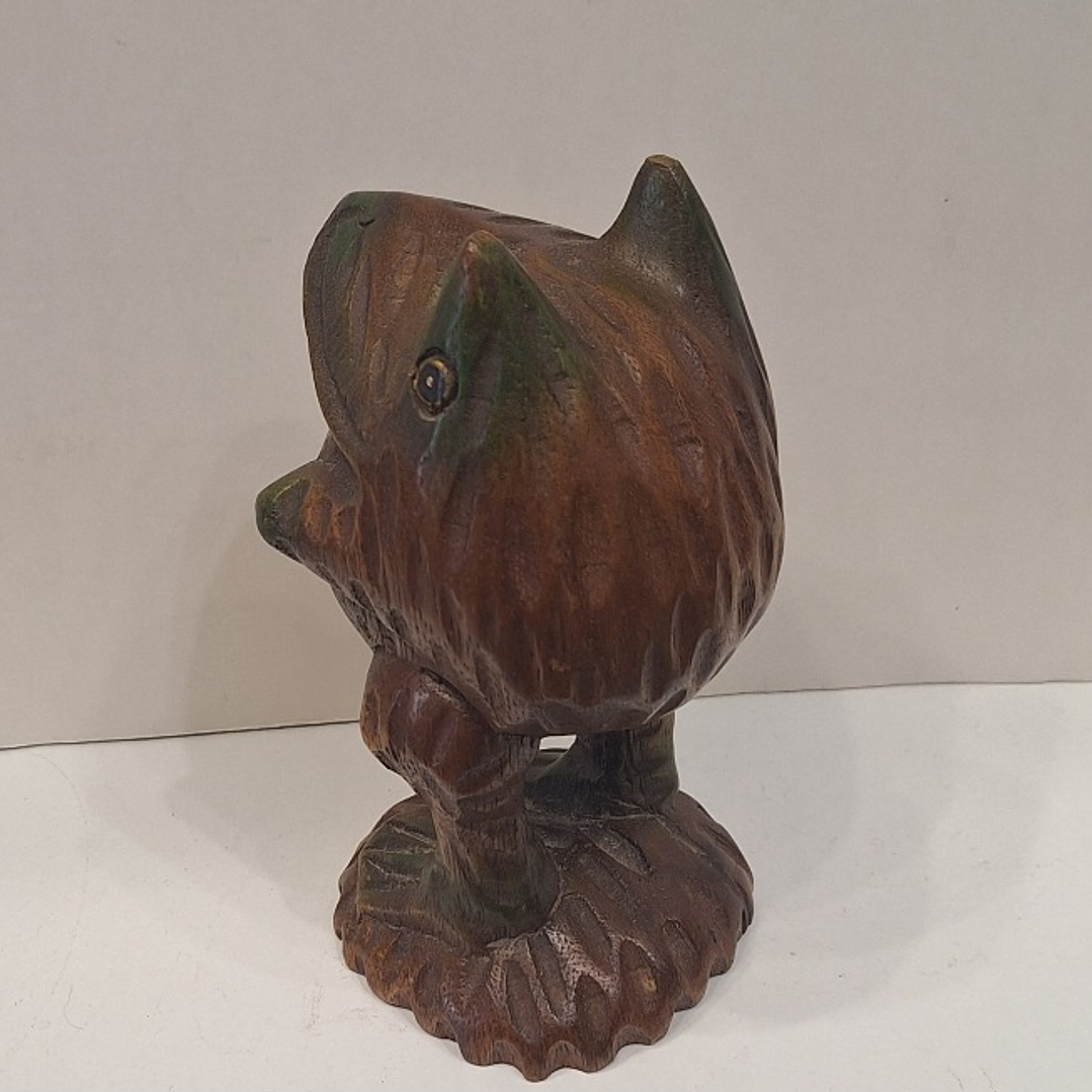 Sapo esculpido em madeira  4