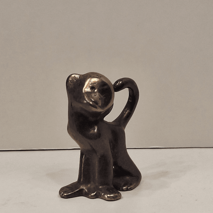 Macaco em bronze patinado 2