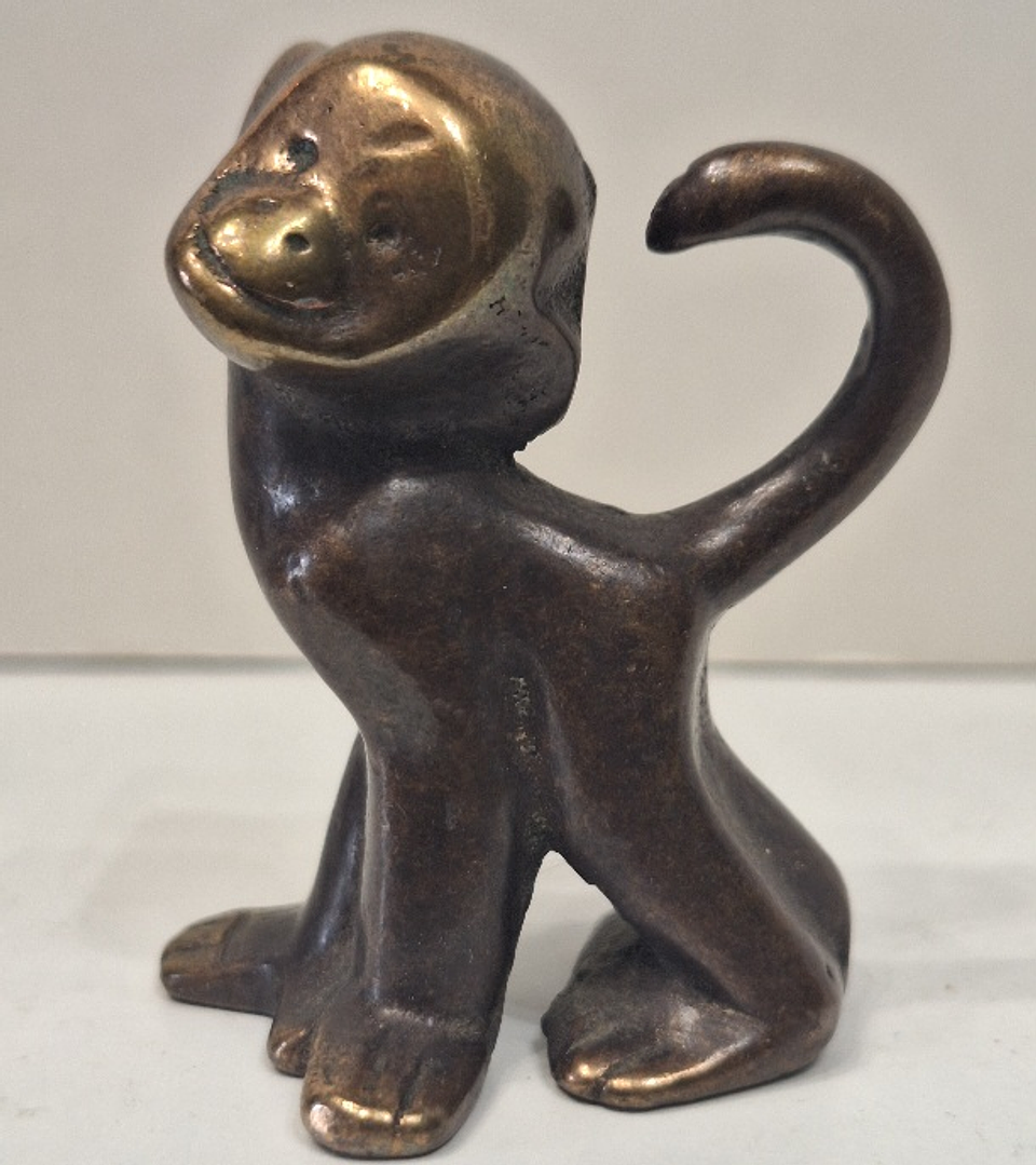 Macaco em bronze patinado 1