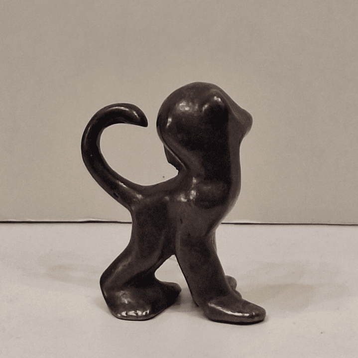 Macaco em bronze patinado 3