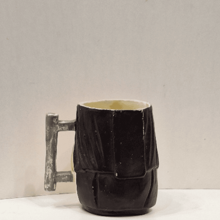 Mini caneca faiança,  freira 3