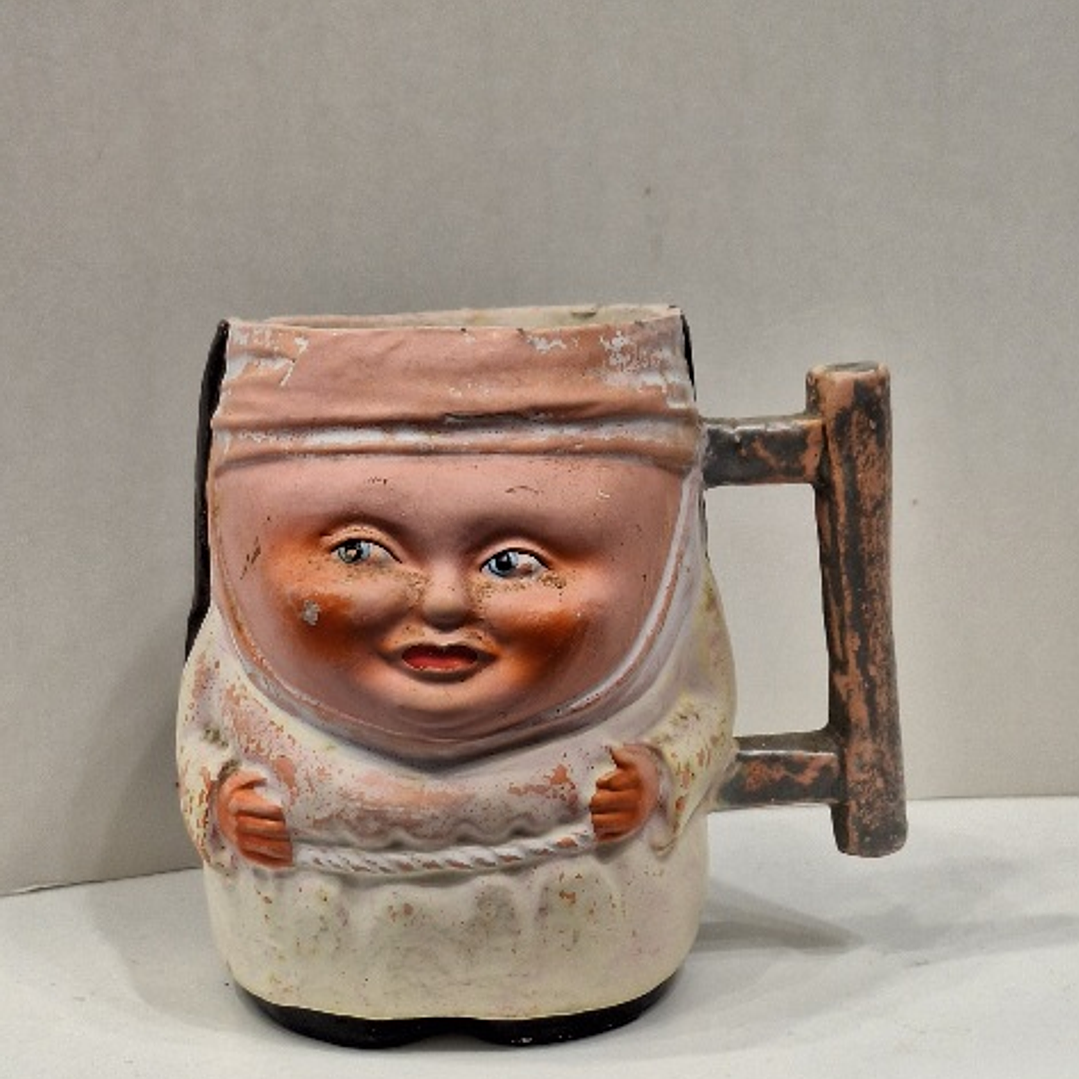 Mini caneca faiança,  freira 1