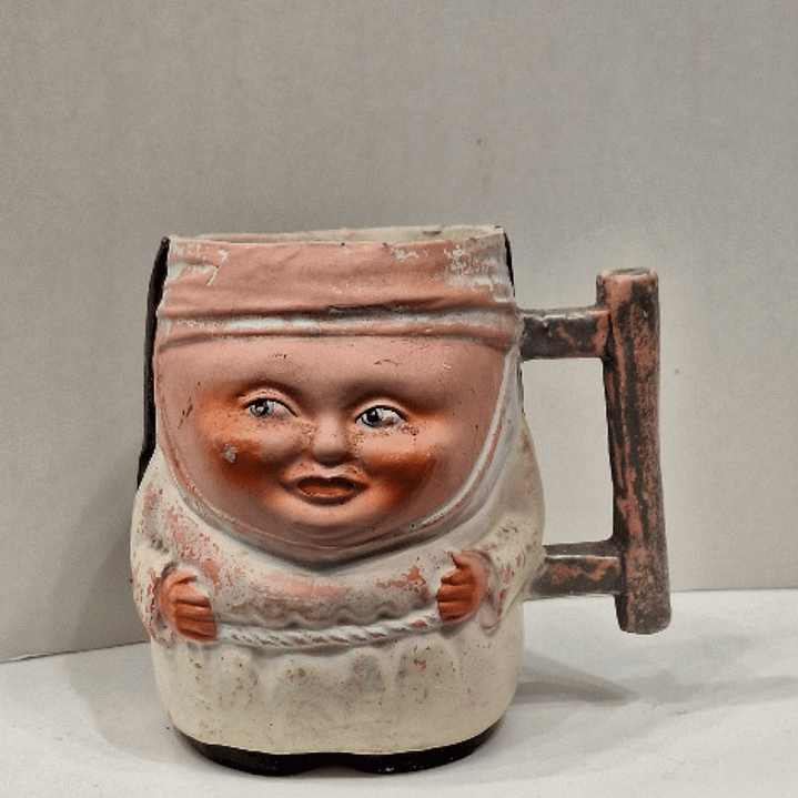 Mini caneca faiança,  freira 1