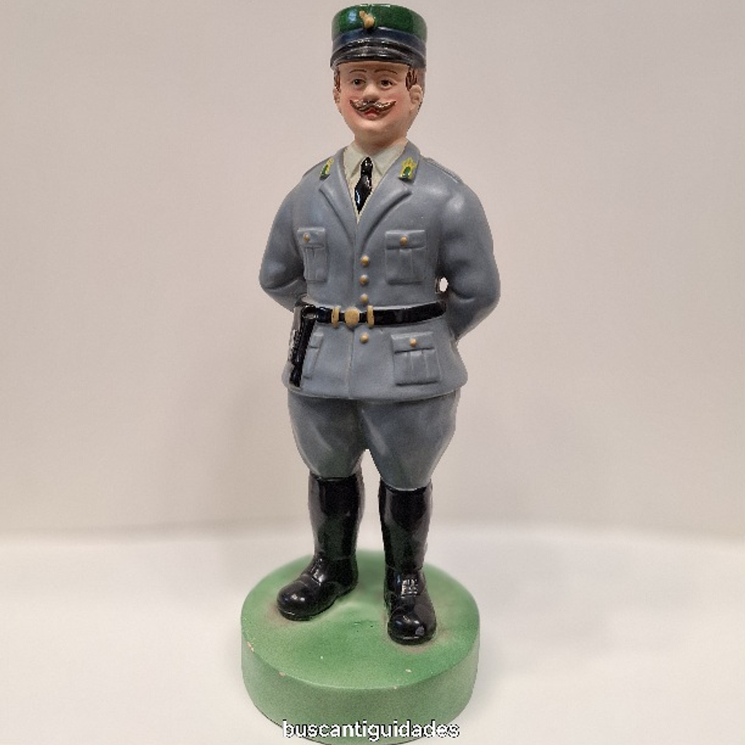 estatueta em faiança policromada  1